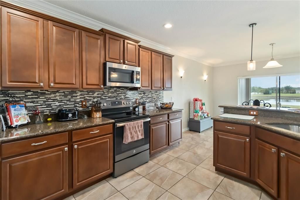 En Venta: $529,000 (5 camas, 3 baños, 3316 Pies cuadrados)