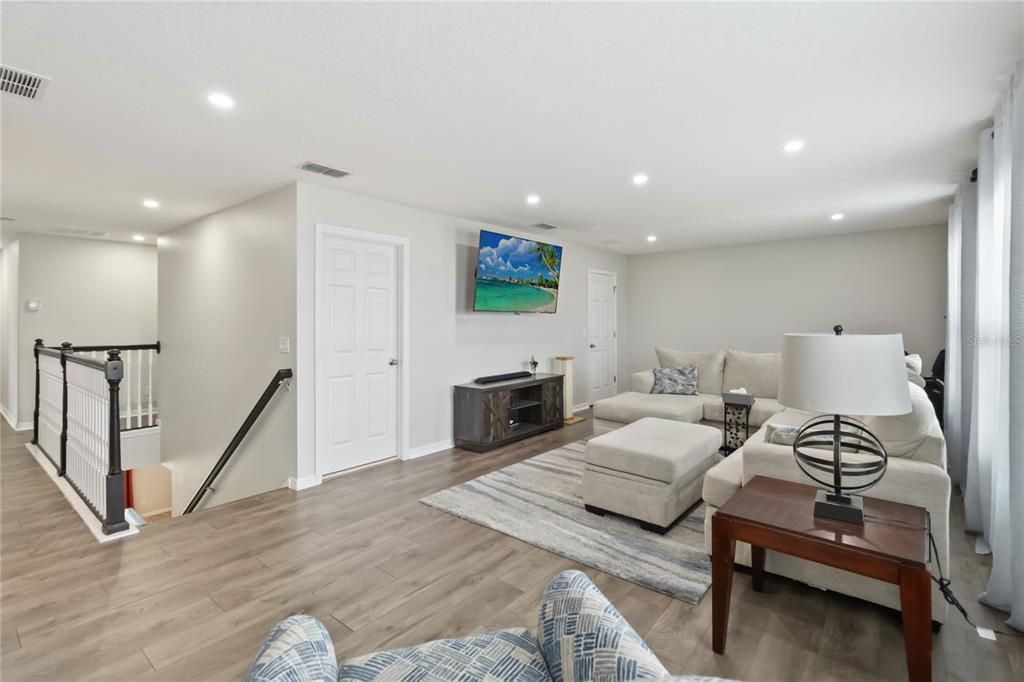 En Venta: $529,000 (5 camas, 3 baños, 3316 Pies cuadrados)