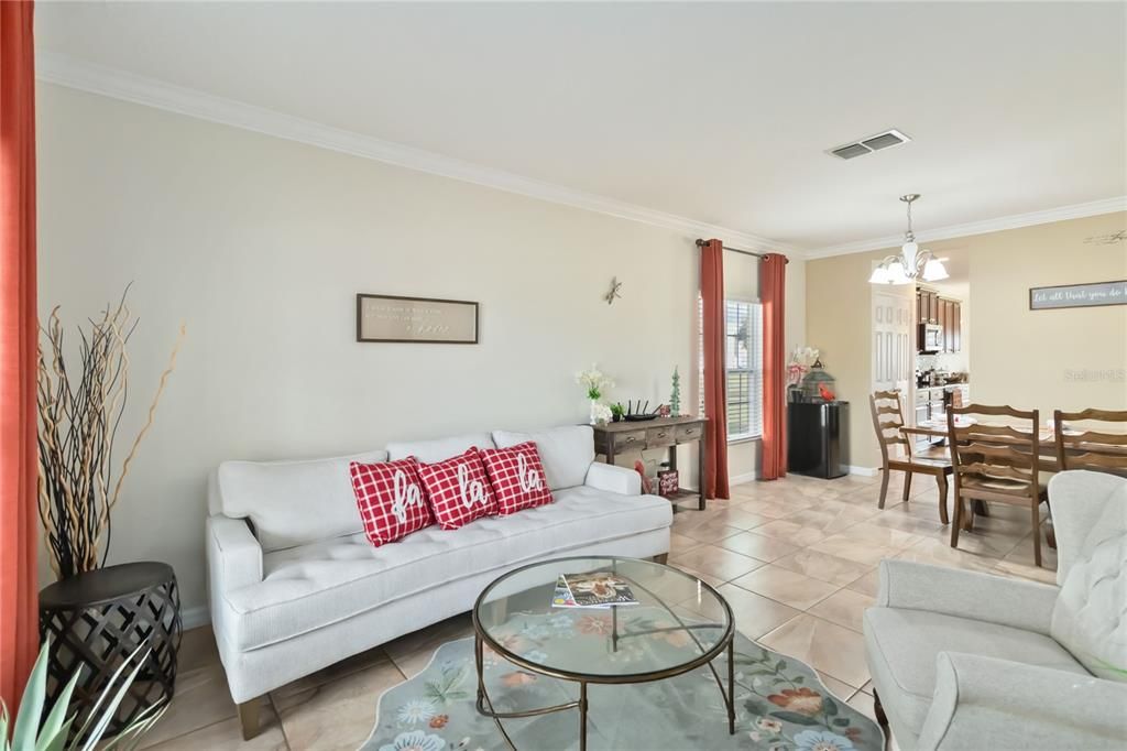 En Venta: $529,000 (5 camas, 3 baños, 3316 Pies cuadrados)