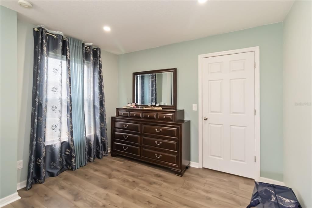 En Venta: $529,000 (5 camas, 3 baños, 3316 Pies cuadrados)