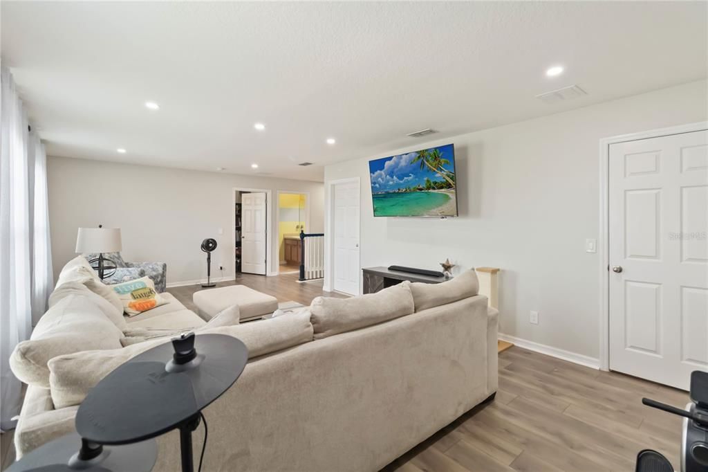 En Venta: $529,000 (5 camas, 3 baños, 3316 Pies cuadrados)