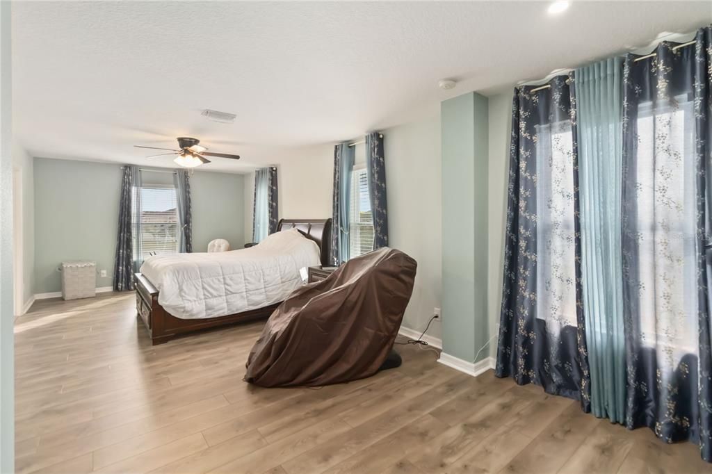 En Venta: $529,000 (5 camas, 3 baños, 3316 Pies cuadrados)