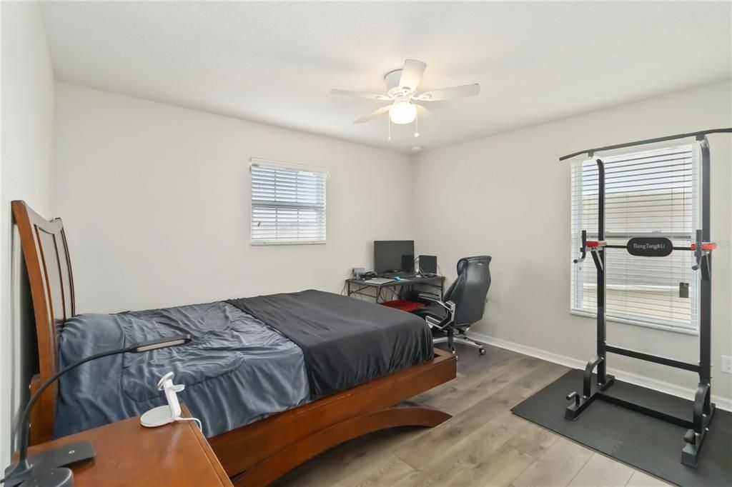 En Venta: $529,000 (5 camas, 3 baños, 3316 Pies cuadrados)