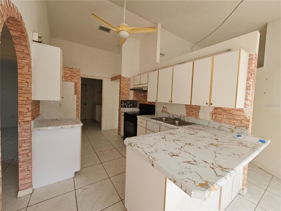 For Sale: $158,000 (3 beds, 2 baths, 1579 Square Feet)