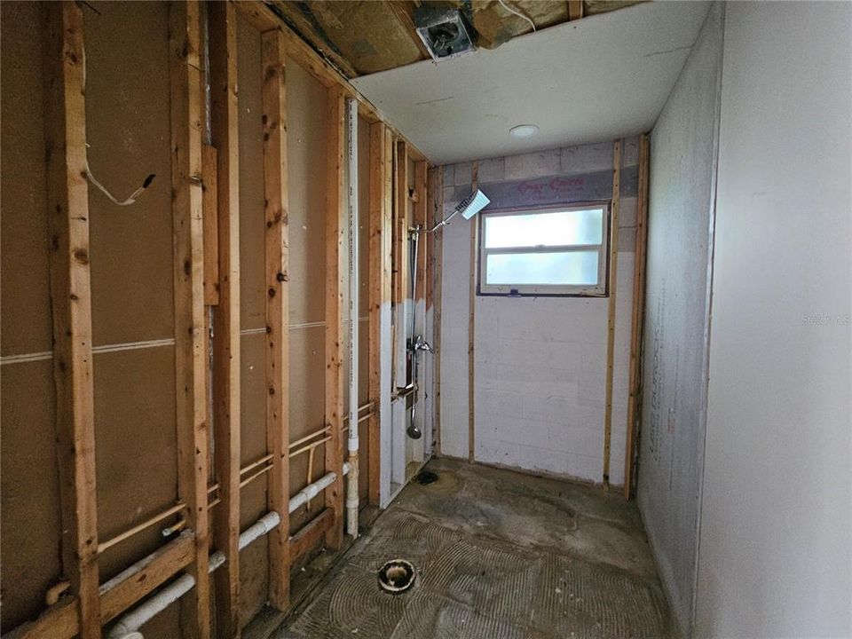 For Sale: $158,000 (3 beds, 2 baths, 1579 Square Feet)