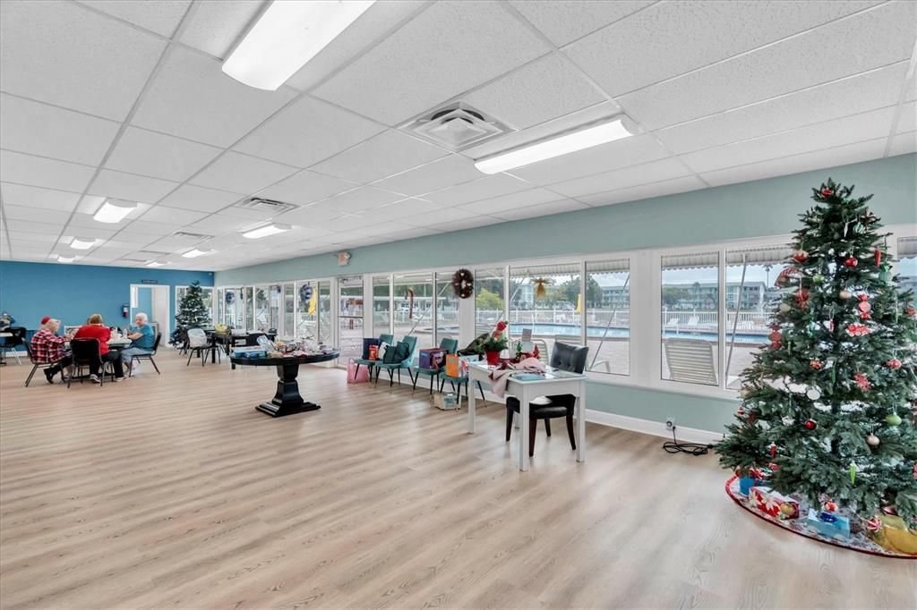 合同活跃: $59,900 (1 贝兹, 1 浴室, 680 平方英尺)