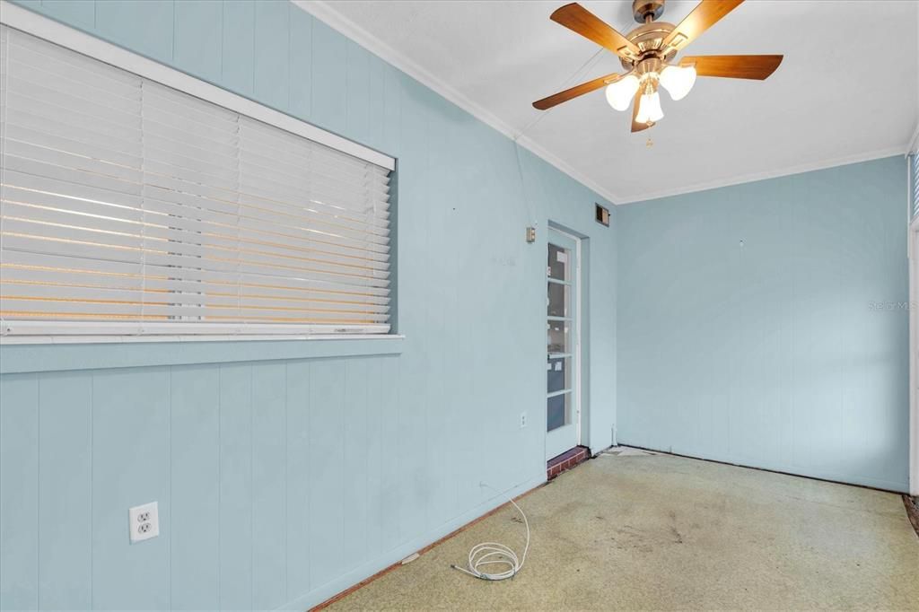 合同活跃: $59,900 (1 贝兹, 1 浴室, 680 平方英尺)