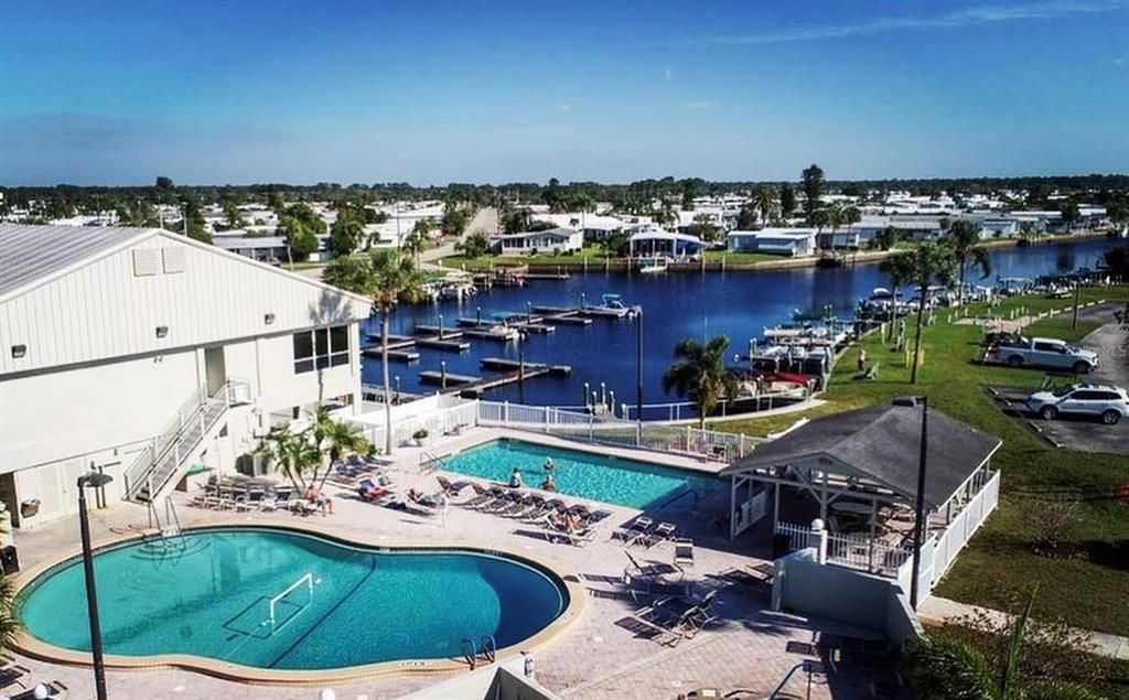 На продажу: $9,800 (0.09 acres)