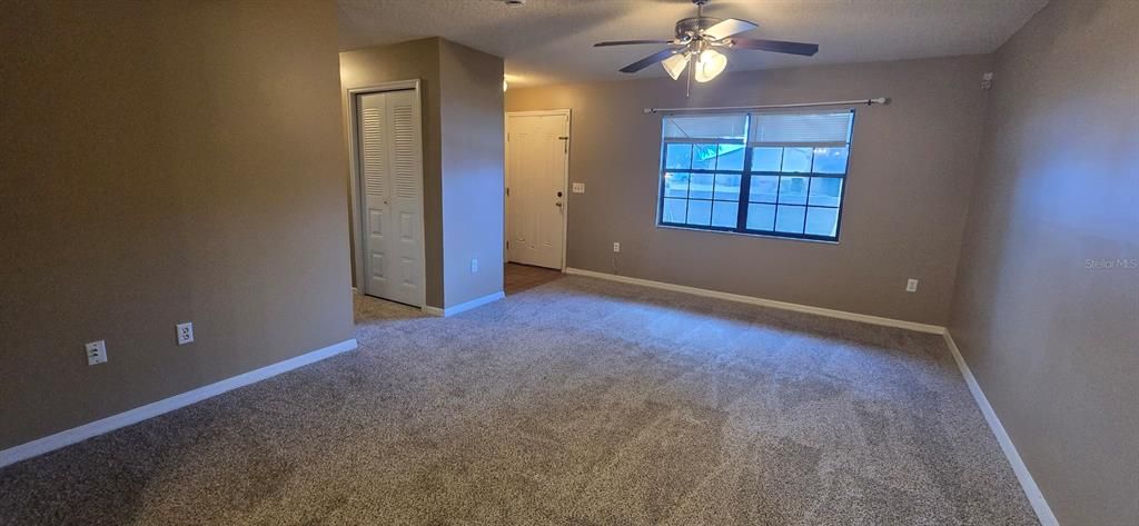 В аренду: $1,300 (2 спален, 2 ванн, 1116 Квадратных фут)