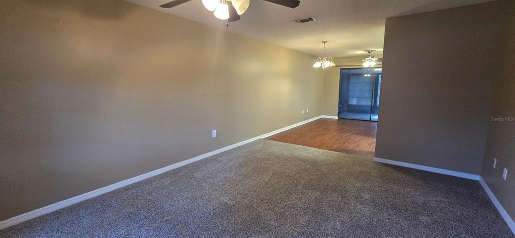 В аренду: $1,300 (2 спален, 2 ванн, 1116 Квадратных фут)