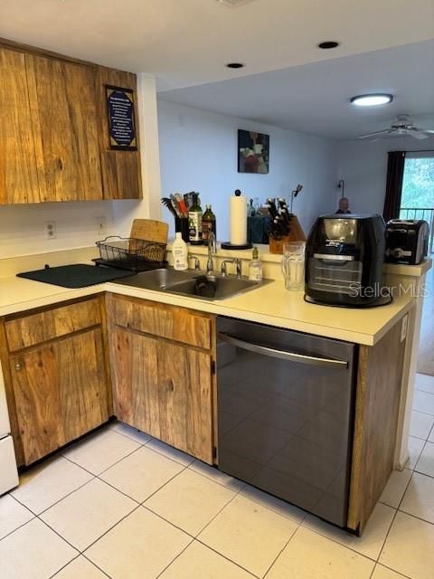 For Rent: $1,500 (2 beds, 2 baths, 982 Square Feet)