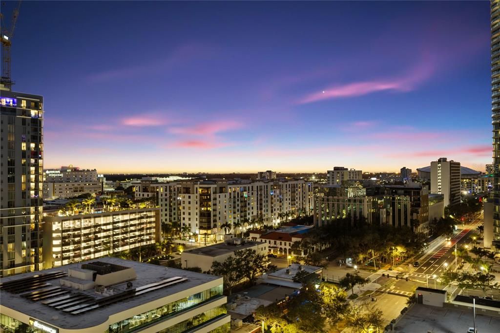 На продажу: $1,275,000 (2 спален, 2 ванн, 1339 Квадратных фут)