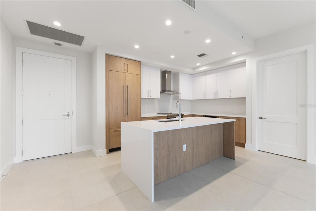 На продажу: $1,275,000 (2 спален, 2 ванн, 1339 Квадратных фут)