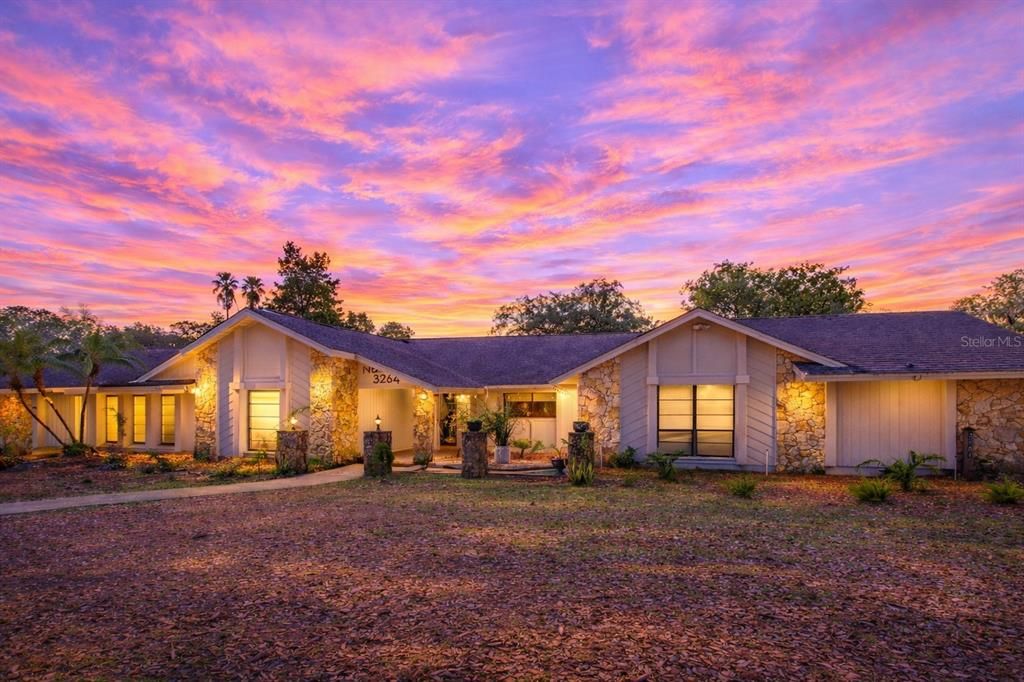 For Sale: $580,000 (3 beds, 2 baths, 2595 Square Feet)