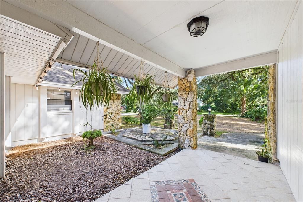 For Sale: $580,000 (3 beds, 2 baths, 2595 Square Feet)