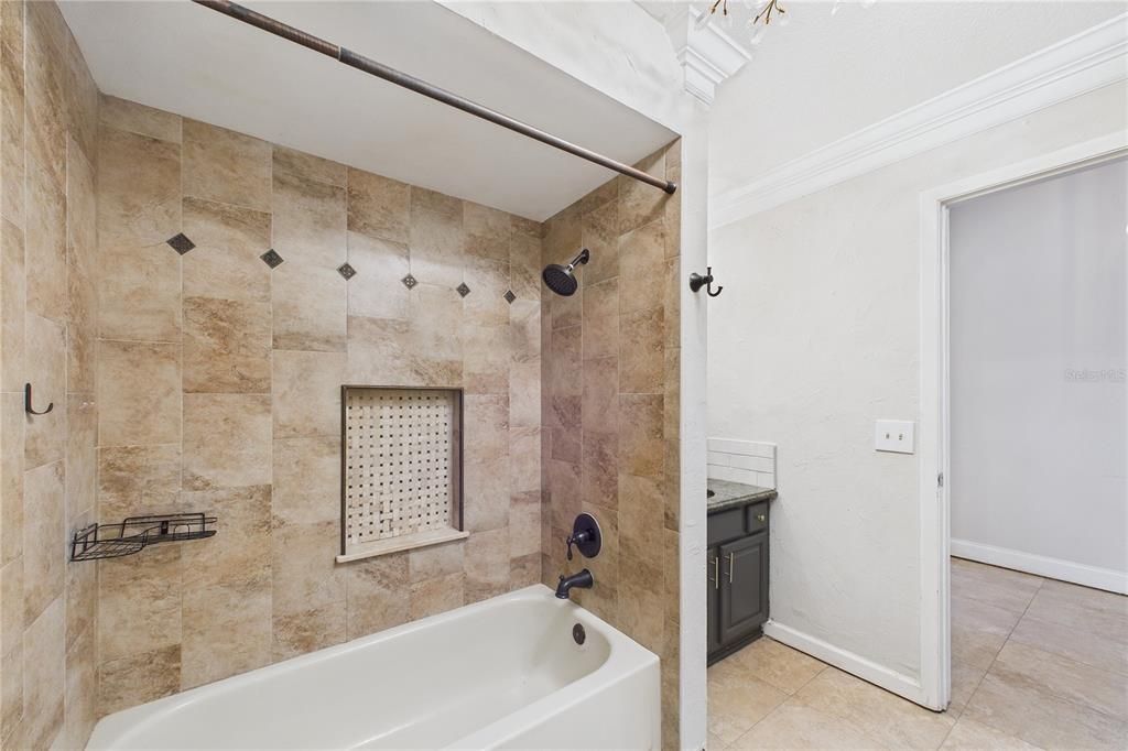 For Sale: $580,000 (3 beds, 2 baths, 2595 Square Feet)