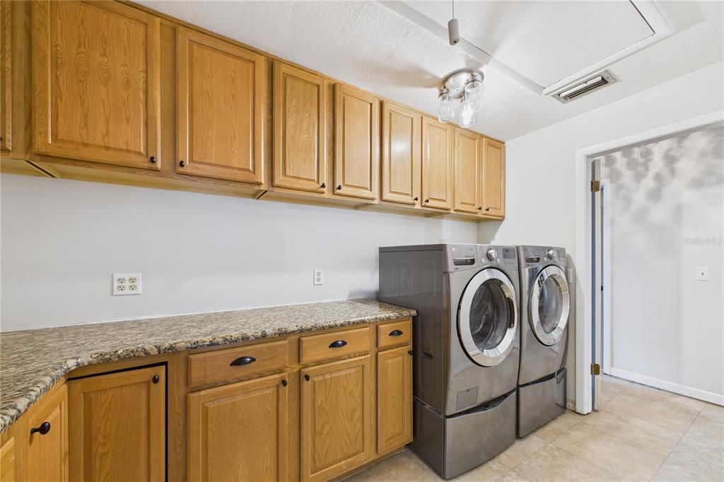 For Sale: $580,000 (3 beds, 2 baths, 2595 Square Feet)