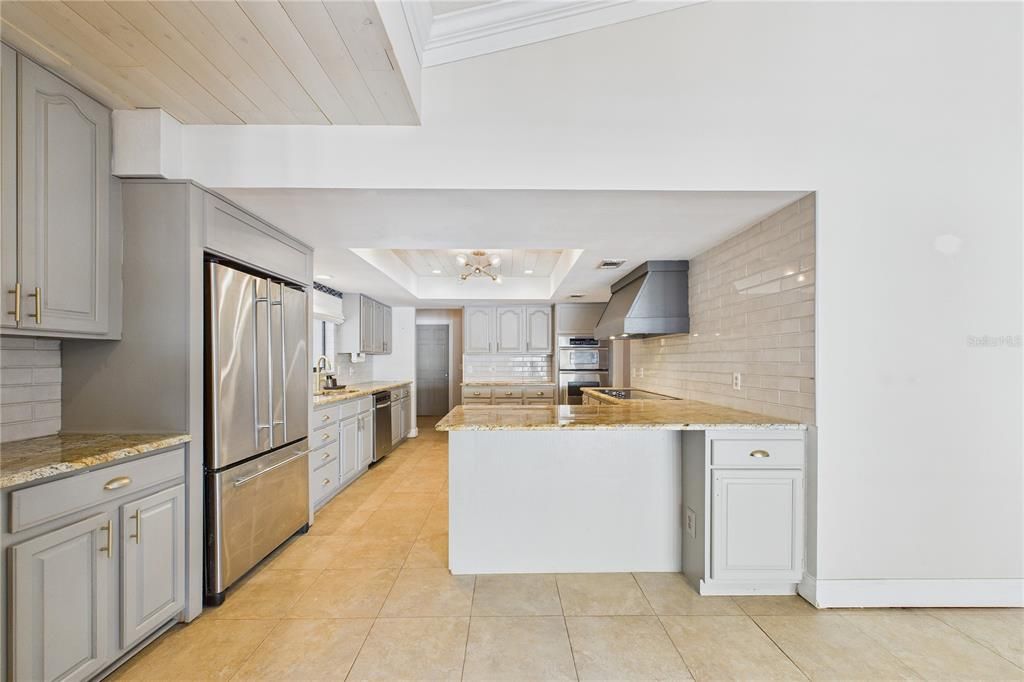 For Sale: $580,000 (3 beds, 2 baths, 2595 Square Feet)