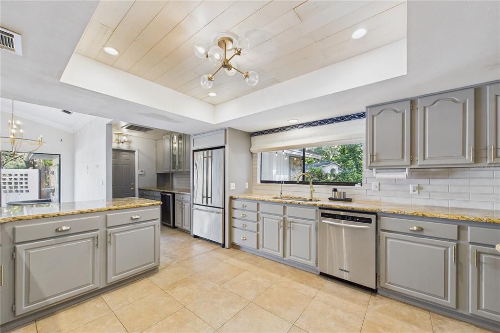 For Sale: $580,000 (3 beds, 2 baths, 2595 Square Feet)