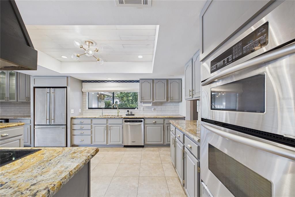 For Sale: $580,000 (3 beds, 2 baths, 2595 Square Feet)