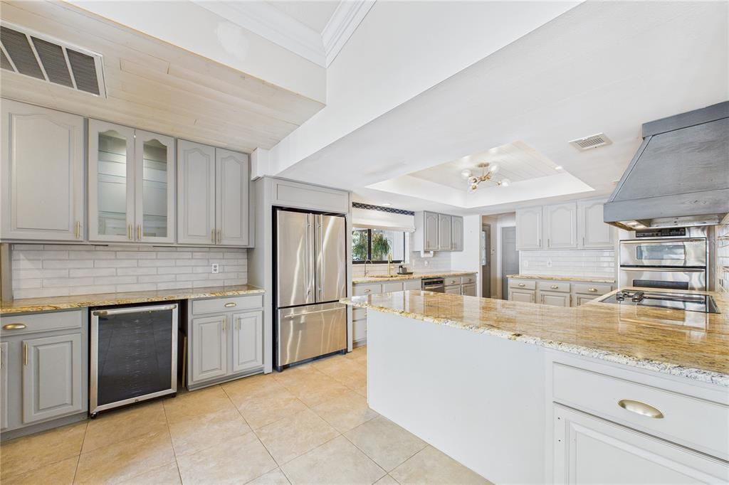 For Sale: $580,000 (3 beds, 2 baths, 2595 Square Feet)