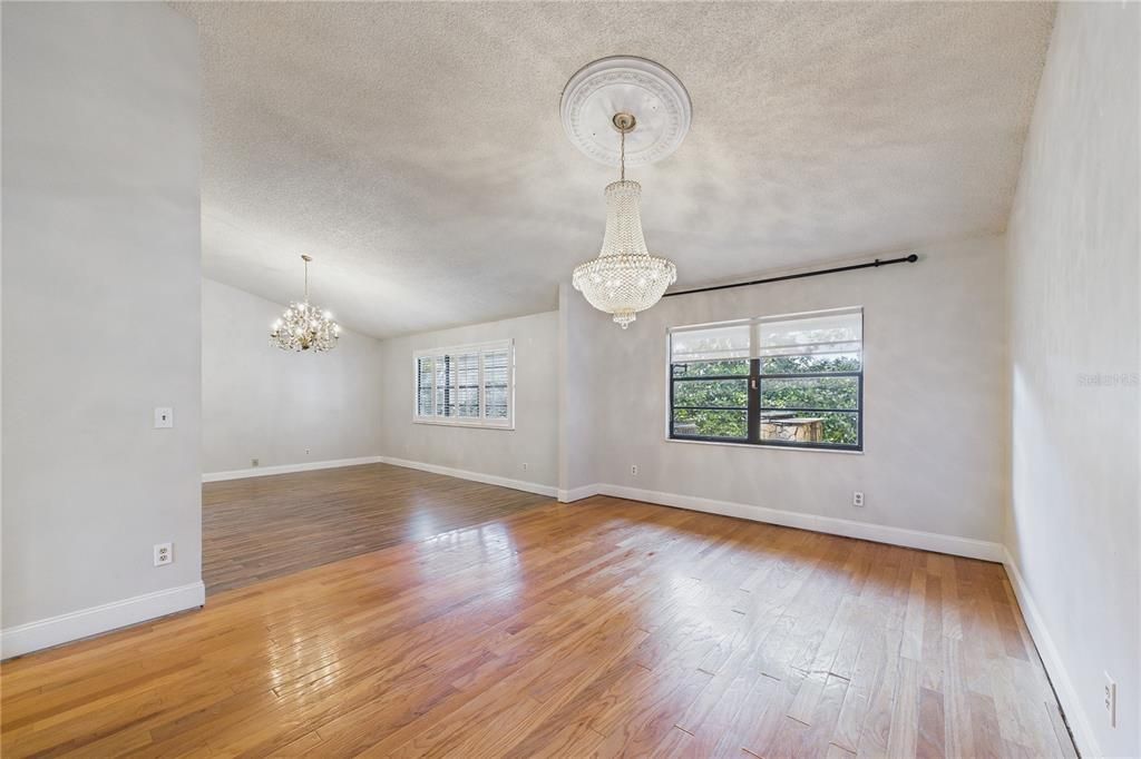 For Sale: $580,000 (3 beds, 2 baths, 2595 Square Feet)