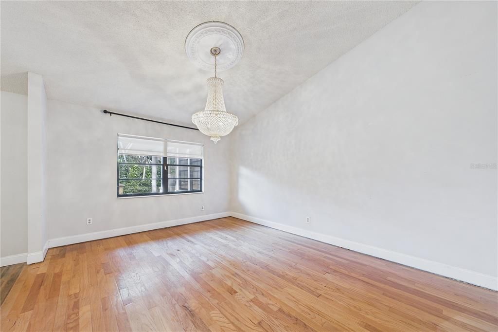 For Sale: $580,000 (3 beds, 2 baths, 2595 Square Feet)