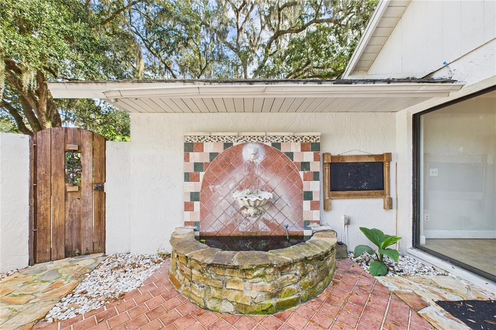 For Sale: $580,000 (3 beds, 2 baths, 2595 Square Feet)