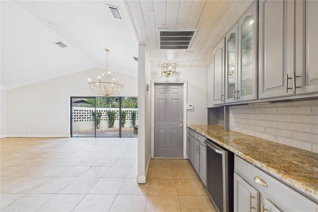 For Sale: $580,000 (3 beds, 2 baths, 2595 Square Feet)