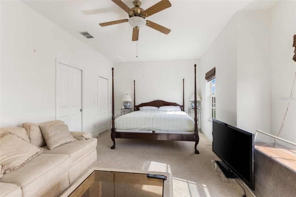 For Sale: $500,000 (3 beds, 3 baths, 2510 Square Feet)