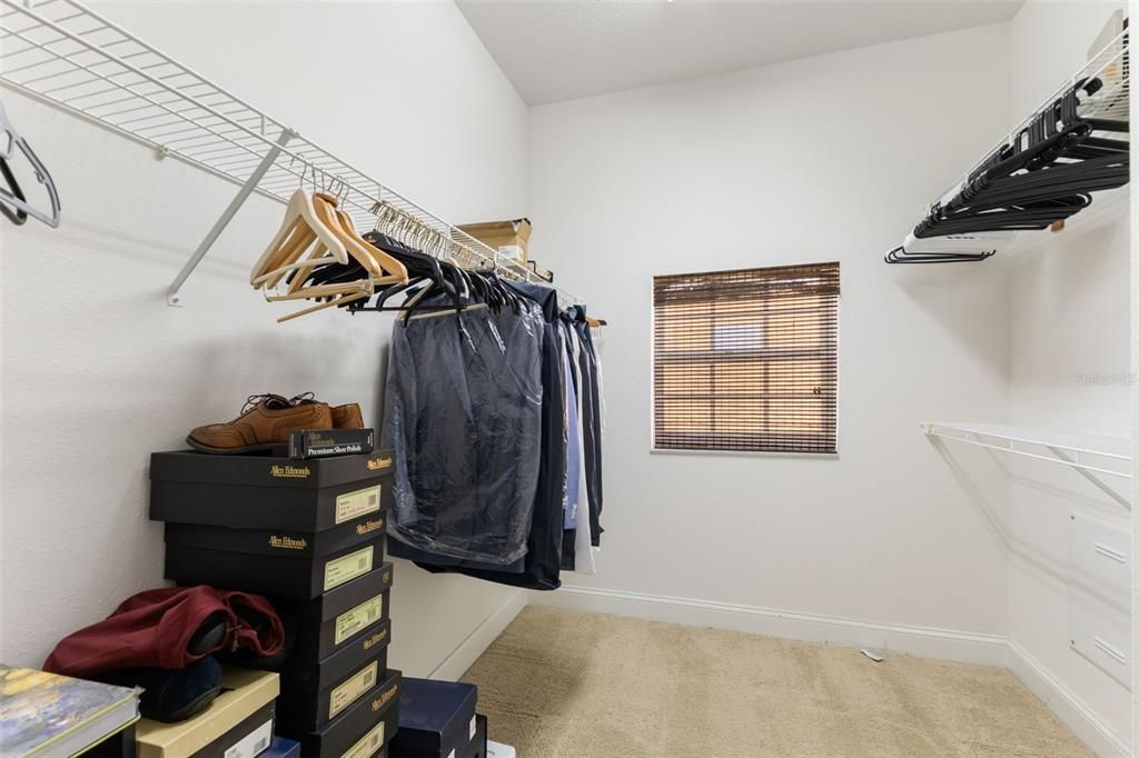 For Sale: $500,000 (3 beds, 3 baths, 2510 Square Feet)