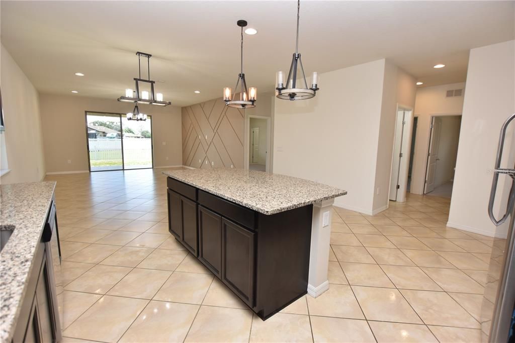 В аренду: $2,160 (4 спален, 3 ванн, 1830 Квадратных фут)