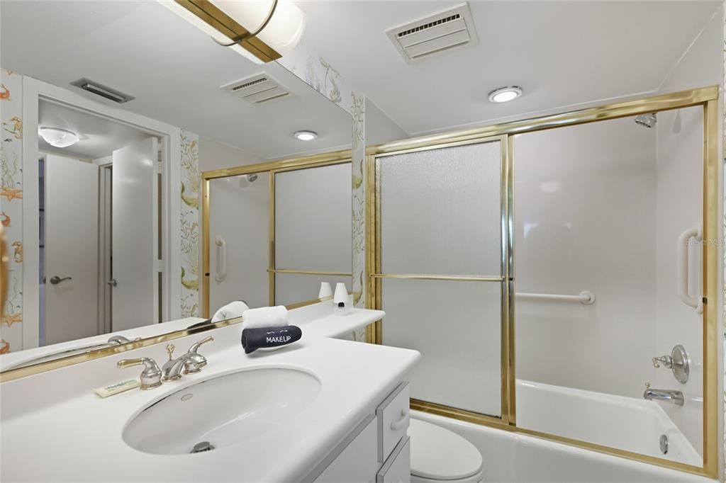 For Sale: $1,295,000 (2 beds, 2 baths, 1350 Square Feet)