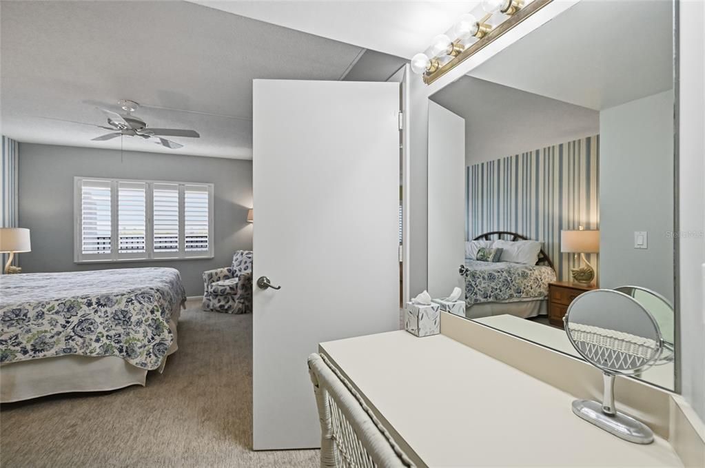 For Sale: $1,295,000 (2 beds, 2 baths, 1350 Square Feet)