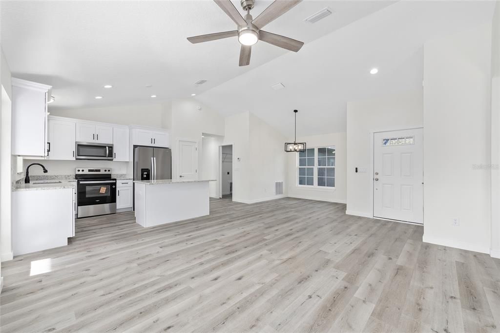 For Sale: $269,900 (3 beds, 2 baths, 1449 Square Feet)