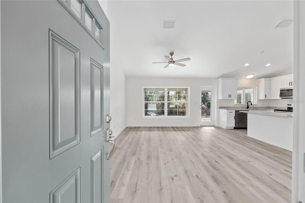 For Sale: $269,900 (3 beds, 2 baths, 1449 Square Feet)