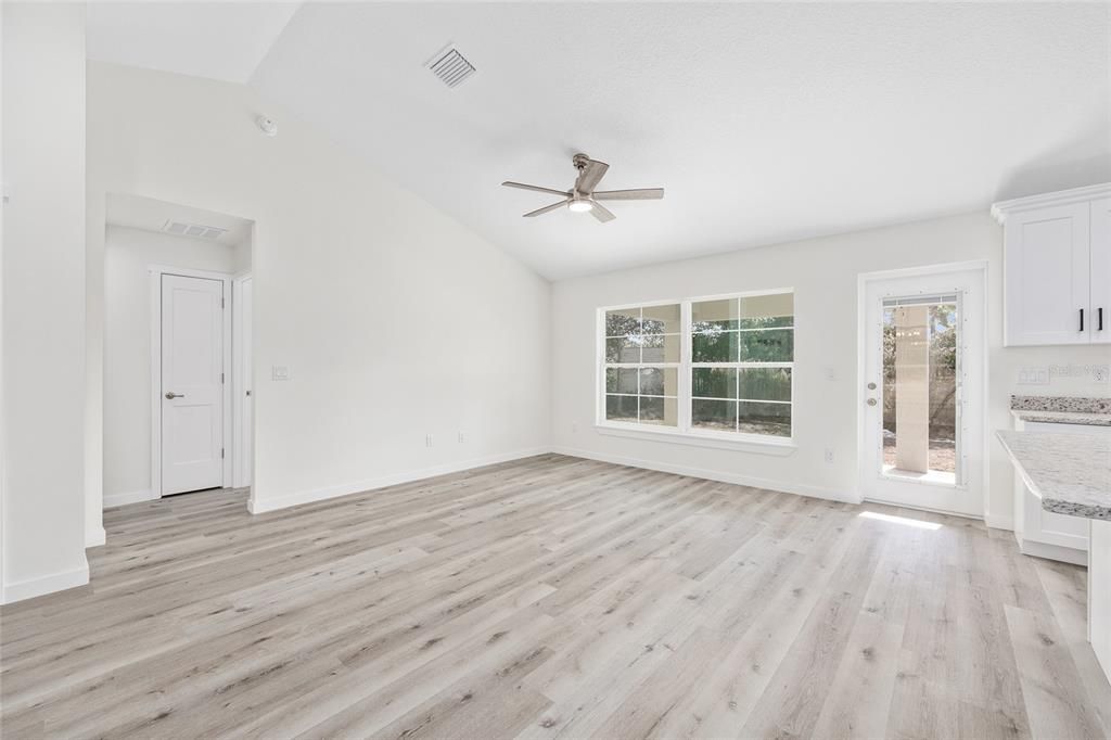 For Sale: $269,900 (3 beds, 2 baths, 1449 Square Feet)