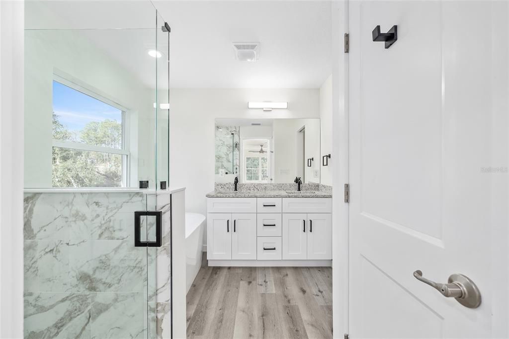 For Sale: $269,900 (3 beds, 2 baths, 1449 Square Feet)