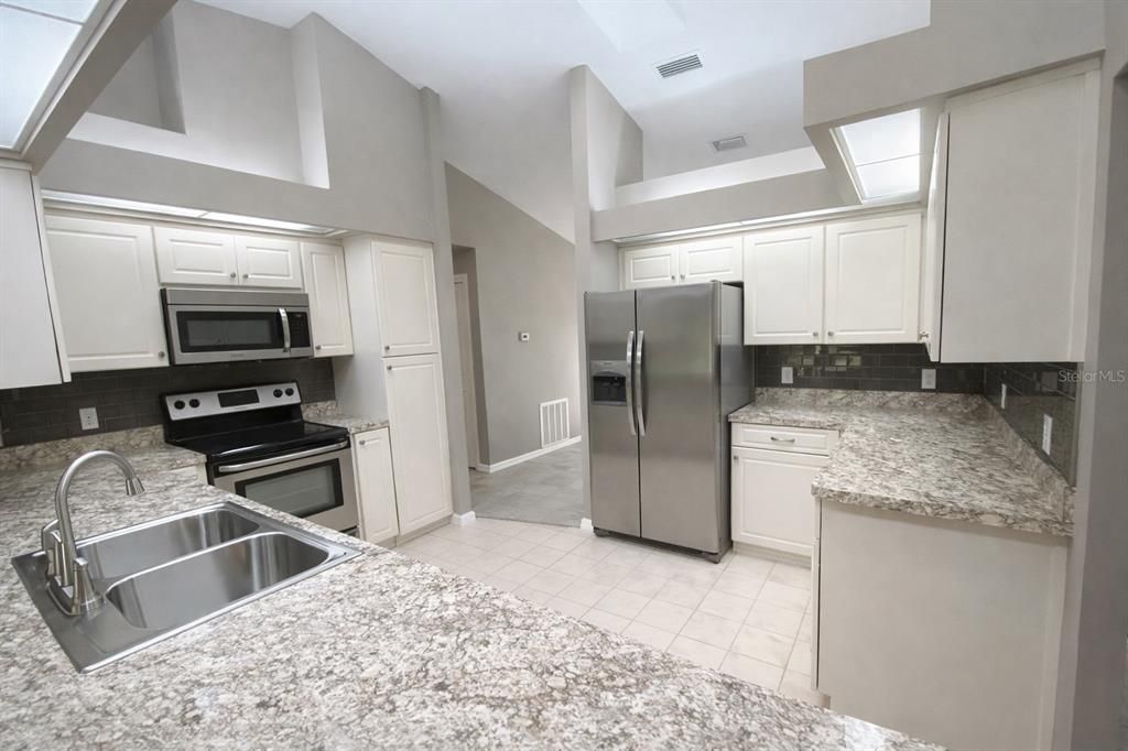 For Sale: $249,900 (3 beds, 2 baths, 1855 Square Feet)