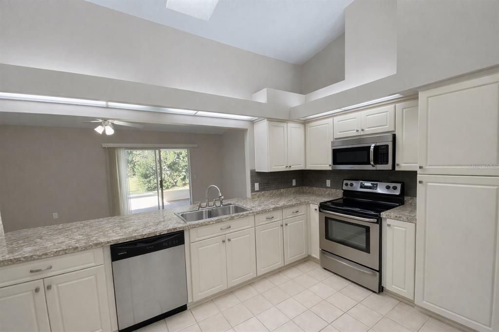 For Sale: $249,900 (3 beds, 2 baths, 1855 Square Feet)