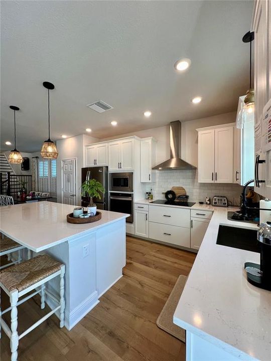 For Sale: $565,000 (4 beds, 2 baths, 2377 Square Feet)