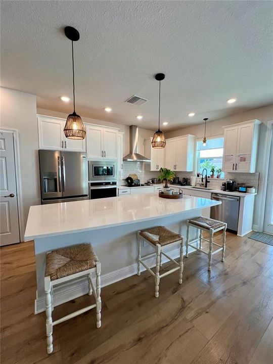 For Sale: $565,000 (4 beds, 2 baths, 2377 Square Feet)