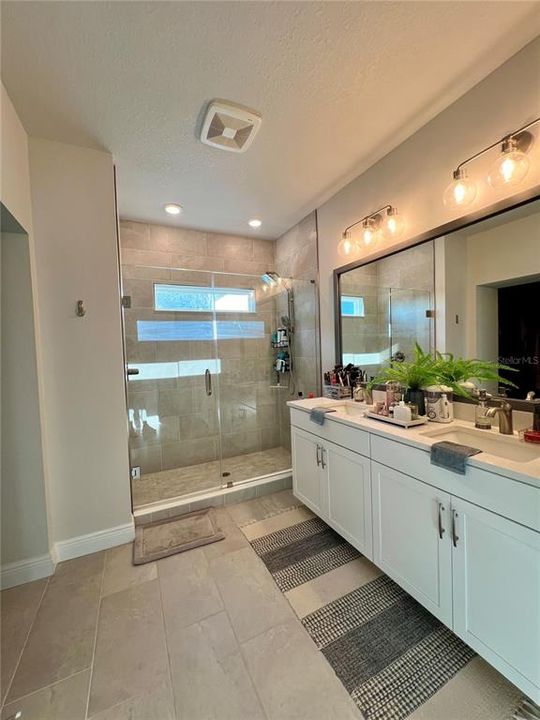 For Sale: $565,000 (4 beds, 2 baths, 2377 Square Feet)