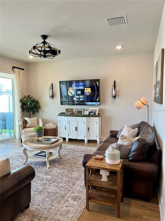 For Sale: $565,000 (4 beds, 2 baths, 2377 Square Feet)