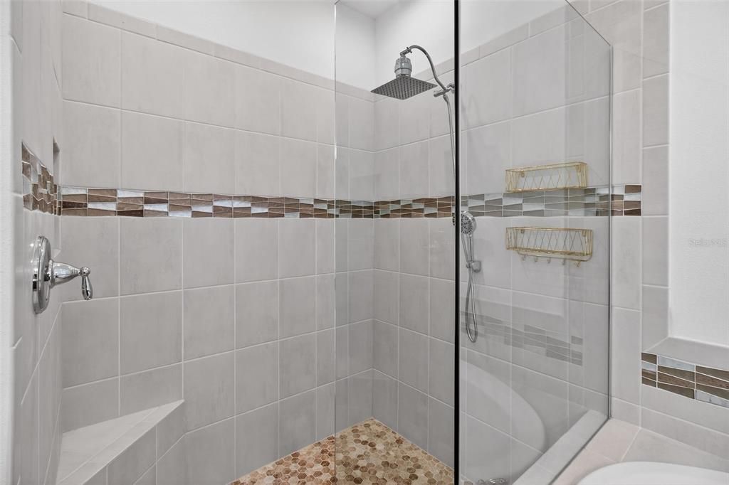 En Venta: $499,900 (4 camas, 3 baños, 2636 Pies cuadrados)