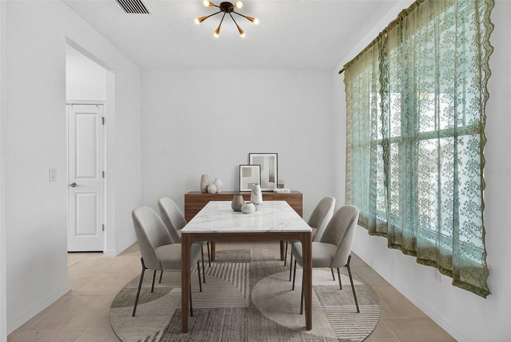 En Venta: $499,900 (4 camas, 3 baños, 2636 Pies cuadrados)