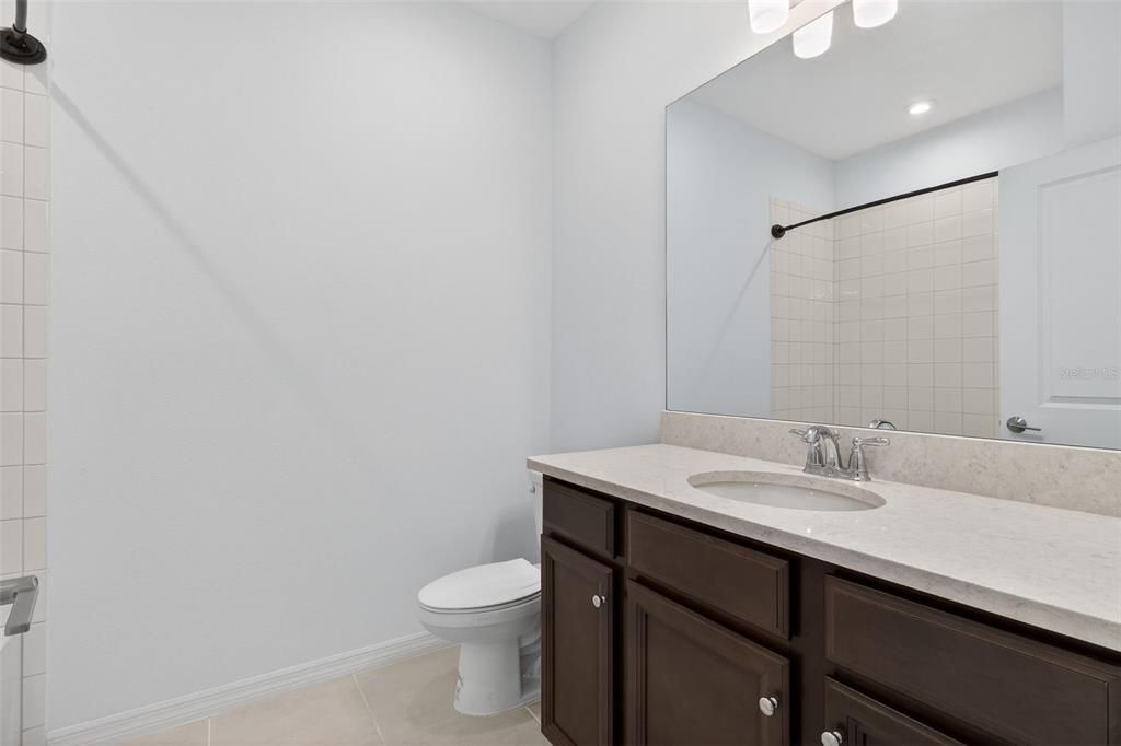 En Venta: $499,900 (4 camas, 3 baños, 2636 Pies cuadrados)