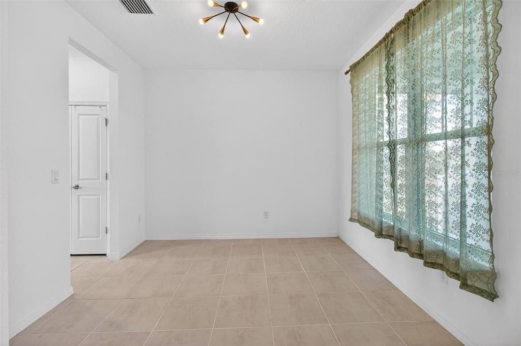 En Venta: $499,900 (4 camas, 3 baños, 2636 Pies cuadrados)