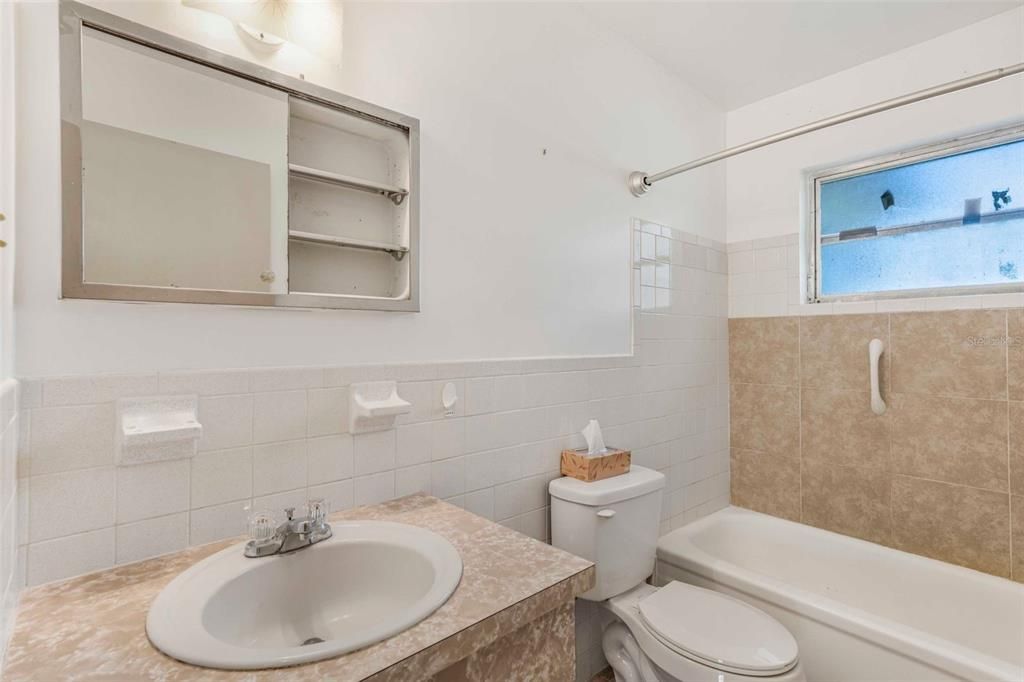 待售: $155,900 (3 贝兹, 1 浴室, 1288 平方英尺)