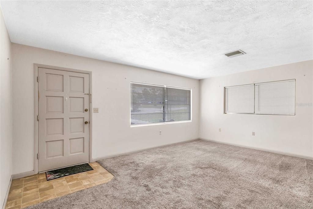 待售: $155,900 (3 贝兹, 1 浴室, 1288 平方英尺)